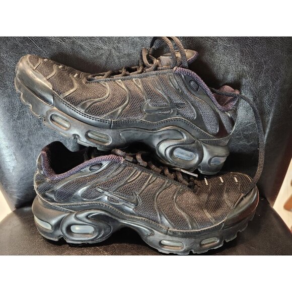 Nike Air Max Plus GS Triple Black - Size 7 Youth - Good Condition - Picture 1 of 10
